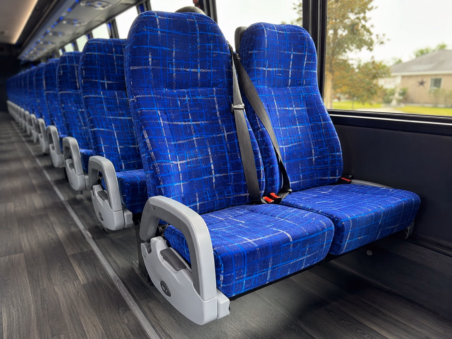 charter buses for phoenix zoo and desert botanical garden field trips